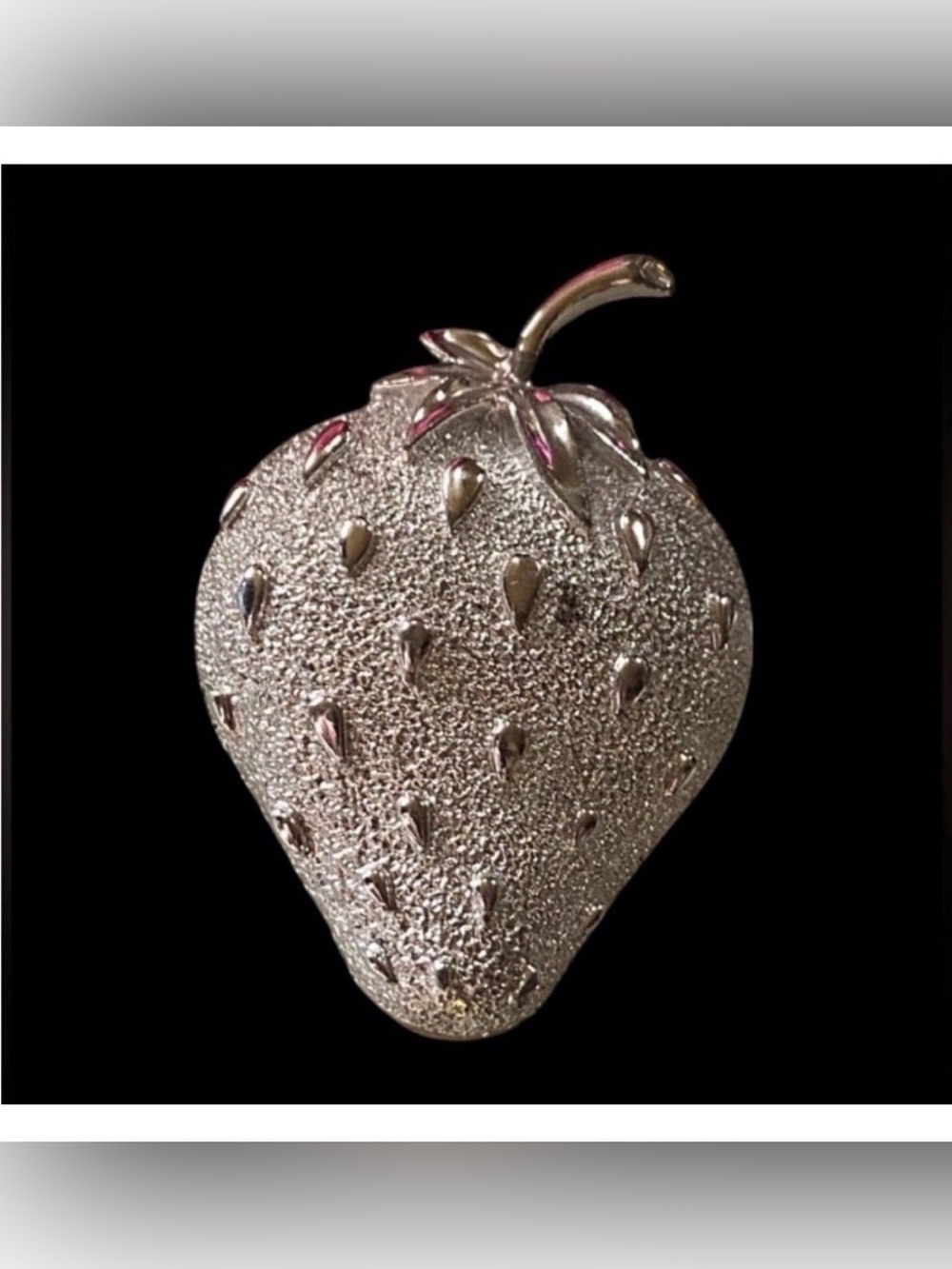 Vintage Silver Tone Signed Sarah Coventry Strawberry Brooch #7582